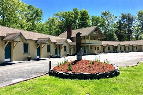 hotels in milford pa area.